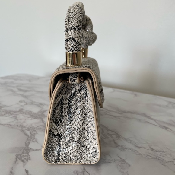 Urban Expressions Mini Python CrossBody Hand Bag - Picture 5 of 10